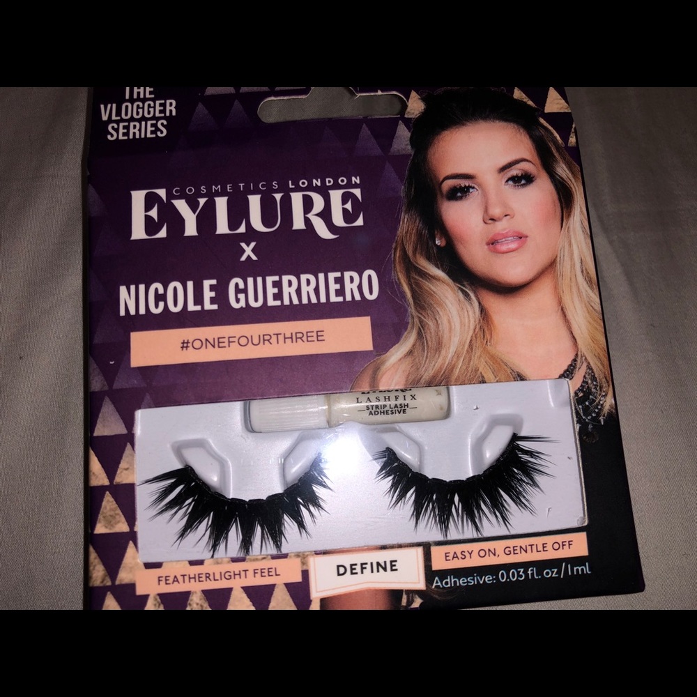 Eyelashes strips